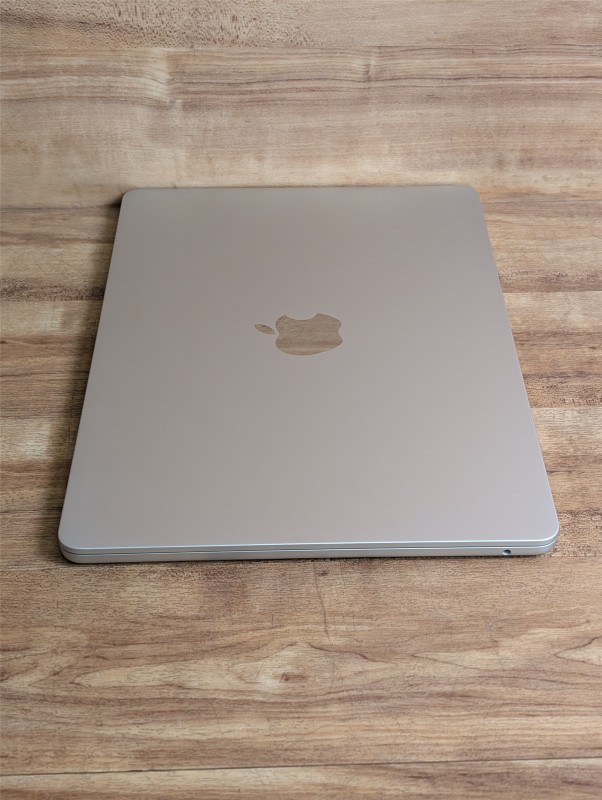Apple A3240 Macbook 2025 M4 M4 16GB 2025 Silver | 048900245736 | Cash ...