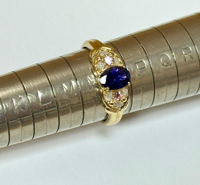 9ct 9Ct Ring With Central Amethyst Stone Yellow Gold Ring With Stone ...