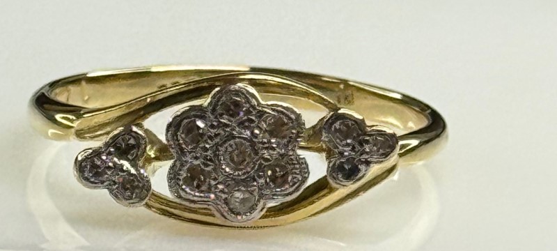18ct Antique Diamond Flower Ring Yellow Gold Ladies Ring SizeP for