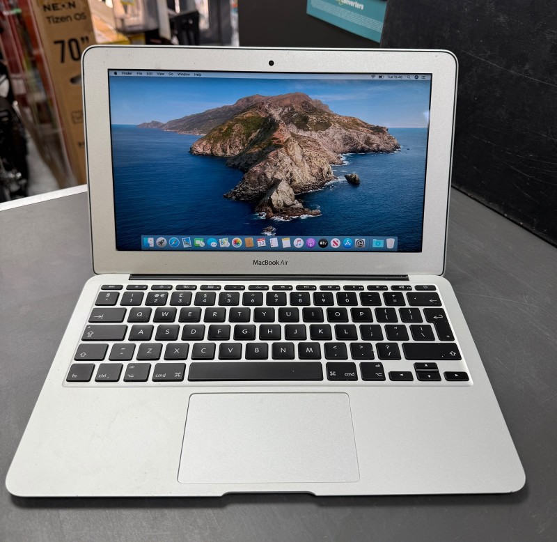 Apple A2179 Macbook Air 2020 A2179 Macbook Air 2020 (i3, 8GB Ram