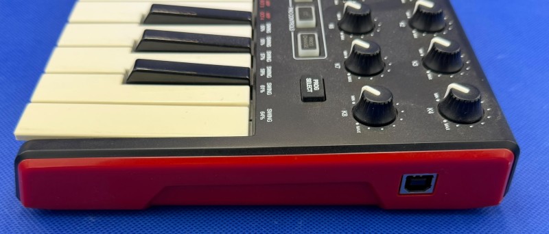 Akai Mpk Mini Midi Controller Acc In Box 5 | 033300417879 | Cash Converters