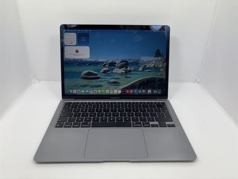 Apple Macbook Air 10.1 M1 Chip. 8GB Ram, 256GB SSD Silver for