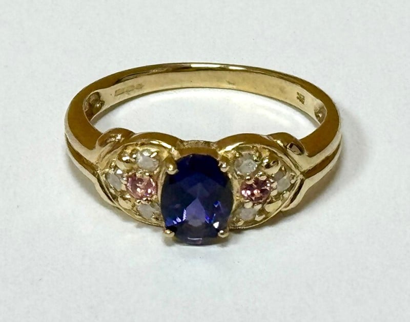 9ct 9Ct Ring With Central Amethyst Stone Yellow Gold Ring With Stone ...