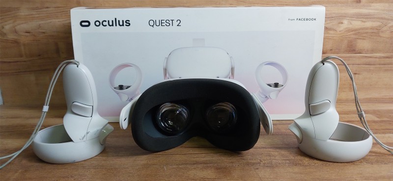 Quest 2 Meta White for £99.00 Second Hand