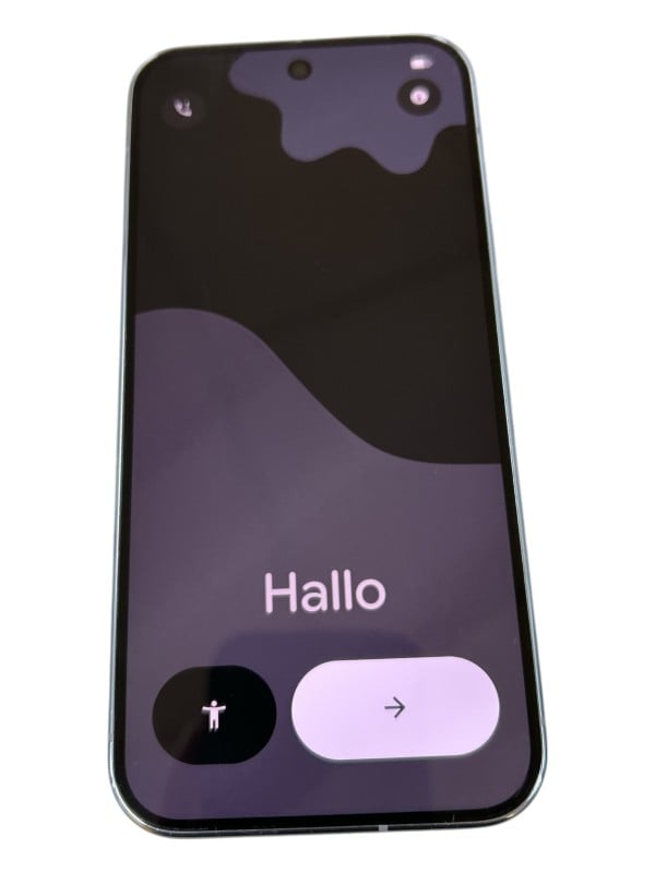 Google Google Pixel 10 128GB Indigo Boxed Blue for £399.00 Second Hand