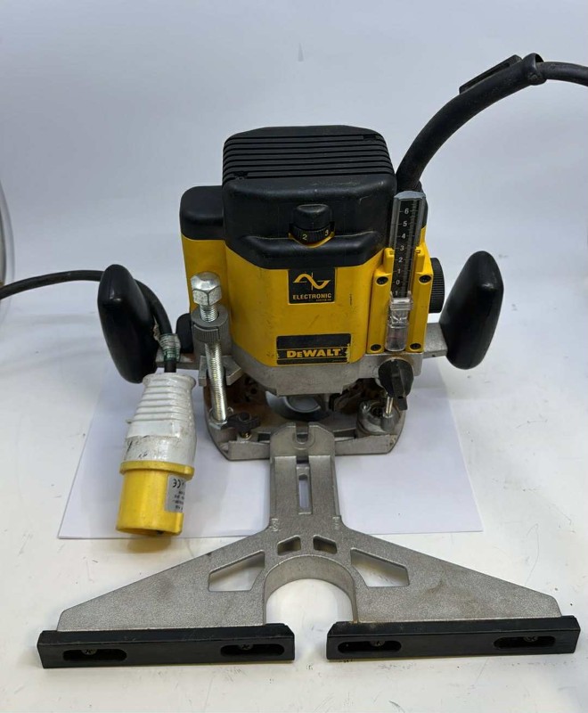 Dewalt Router Set Router Set Dewalt Dcd625e Corded Router | 030600167849 | Cash Converters