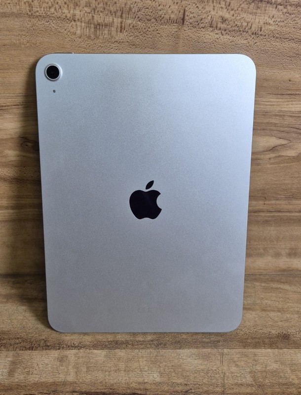 Apple A16 iPad A16 128GB Silver for £219.99 Second Hand