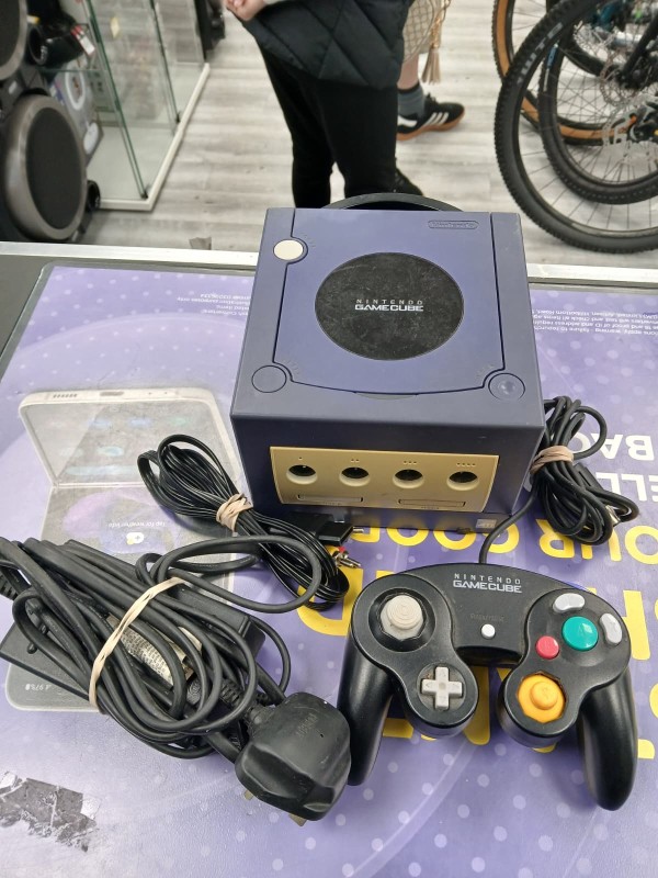 Nintendo Gamecube Purple | 057800039972 | Cash Converters