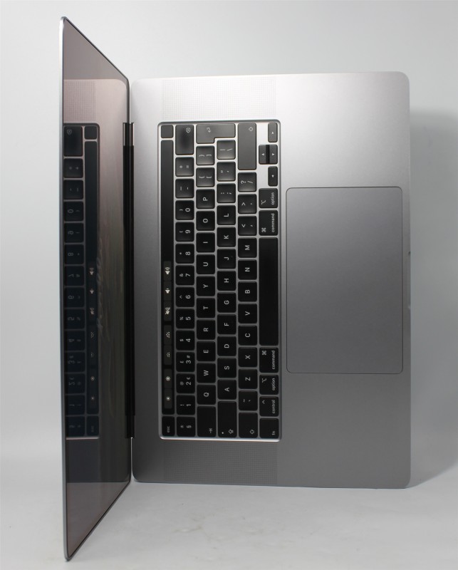 Apple Macbook Pro 16 Intel Core i7 16GB 2019 Silver for £449.99