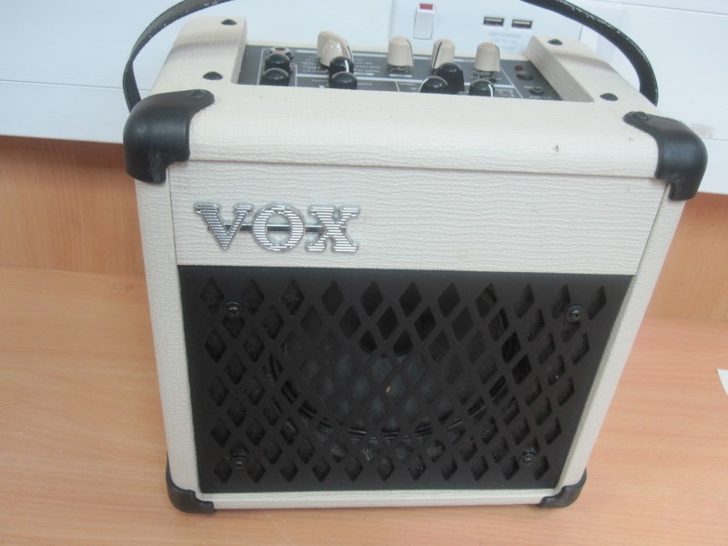 Amplificadores combo Vox MINI5 Rhythm Ivory 