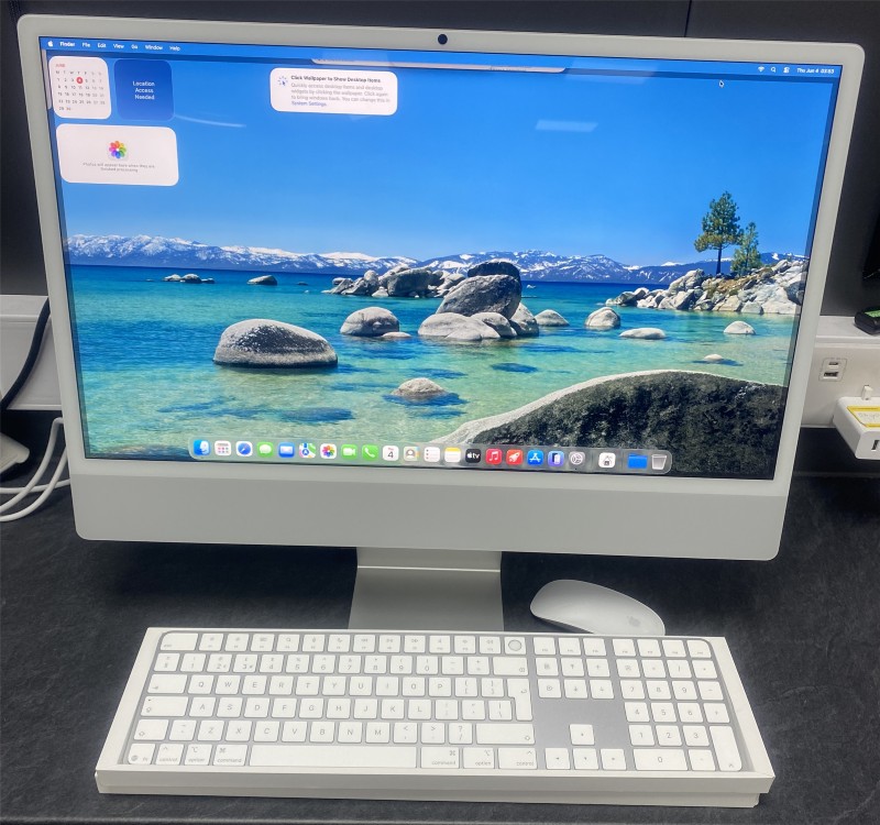 Apple iMac 24-Inch, M1, 2021 Apple Chip M1 8GB 256GB SSD 2021