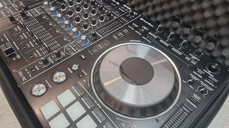 Pioneer Ddj-Rz 4 Channel Professional Dj Controller for £829.99