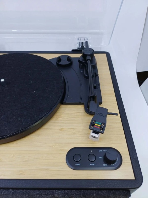 House Of Marley - Rise Up Turntable 3‑Speed Built‑In Speakers In Bamboo ...