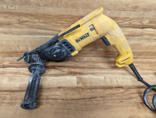 Dewalt d25033 price deals
