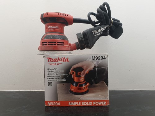 Orbital Sander Makita M9204 Mt Series 125mm Orbital Sander 240V With Dust Extraction