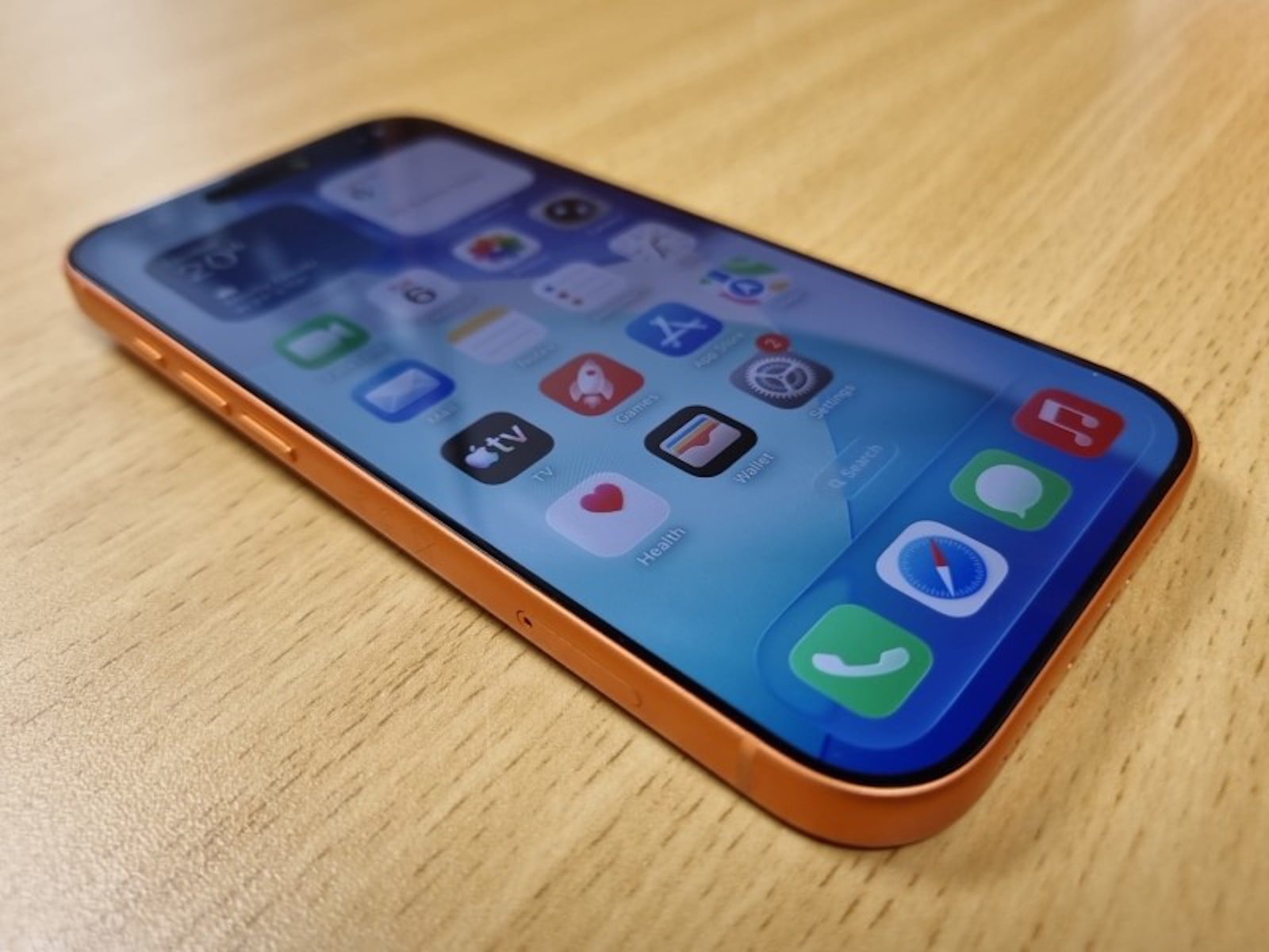 Camera Color Sampler Apple iPhone 17 Pro 256GB Orange | 018100203801 | Cash Converters