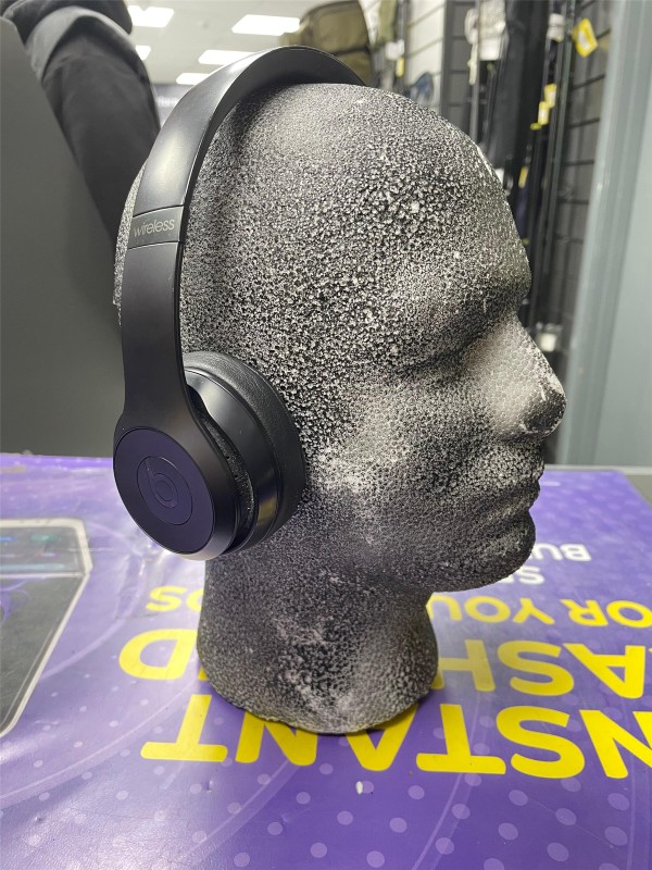 Beats Studio Pro A2924 Black for £99.99 Second Hand