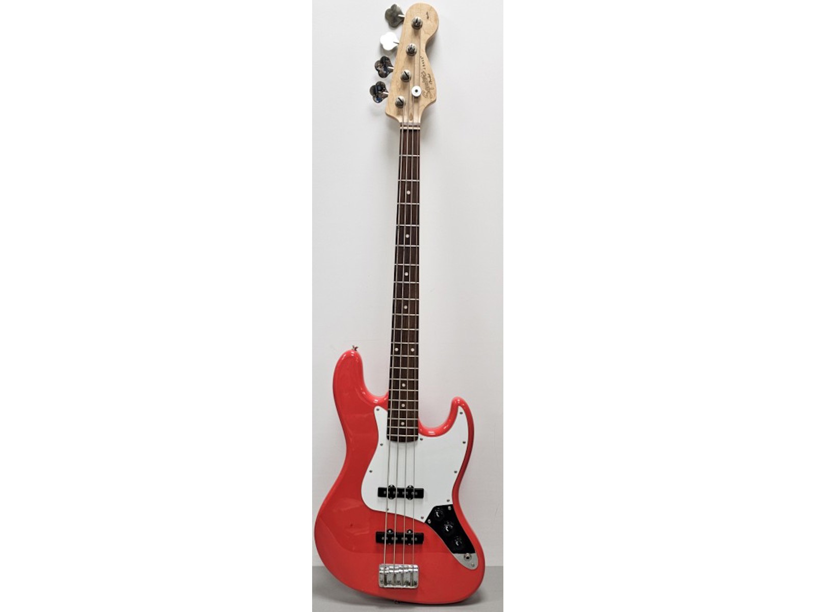 Fender Bass Guitar Red | 049300168477 | Cash Converters