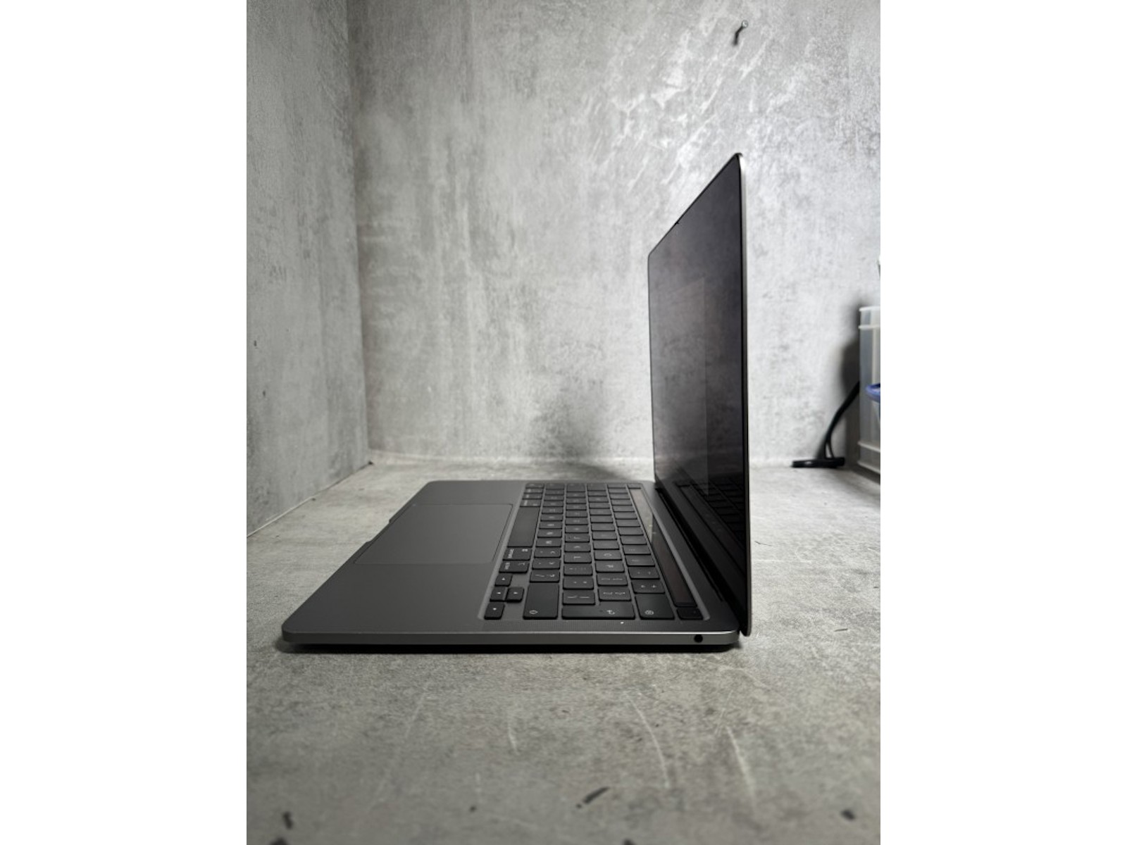 Apple Macbook Pro 17,1 8GB Ram 512GB SSD M1 Chip 8GB Silver ...