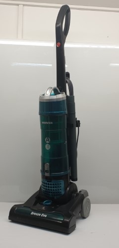 Hoover Breeze Evo 350W Upright Vacuum Cleaner. Green 038600277260