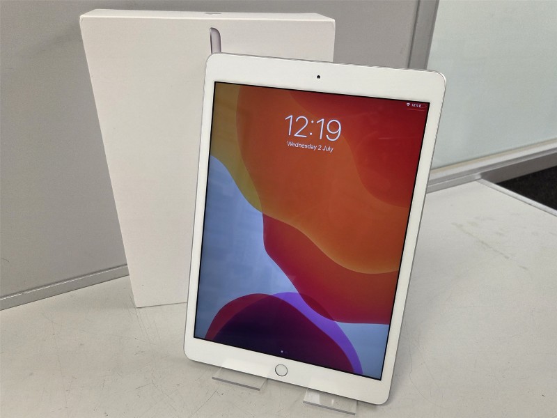 Apple iPad 7th Gen 128GB / Unlocked Silver for £169.99