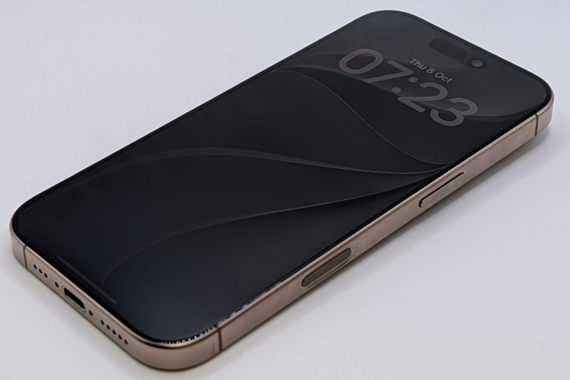 Apple iPhone 16 Pro Desert Titanium - 128GB 87% Battery Health 829 ...