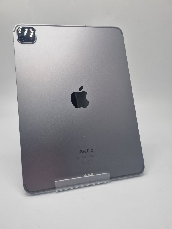 Apple iPad Pro 13 Inch M4 Mvxr3nf/A 256GB Black for £599.99 Second