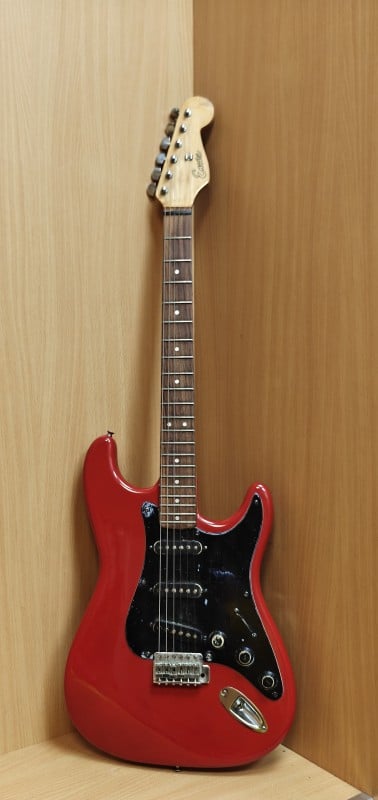 Encore Electric Guitar ( Needs Tlc ) | 015700314205 | Cash Converters