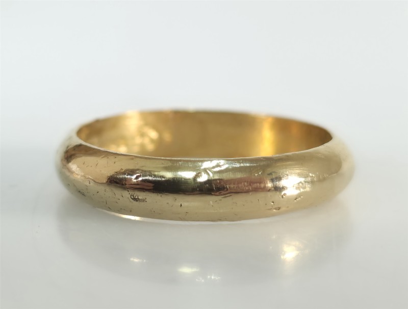 23Ct Yellow Gold Plain Rounded Band Ring Size V | 038700352198 | Cash ...