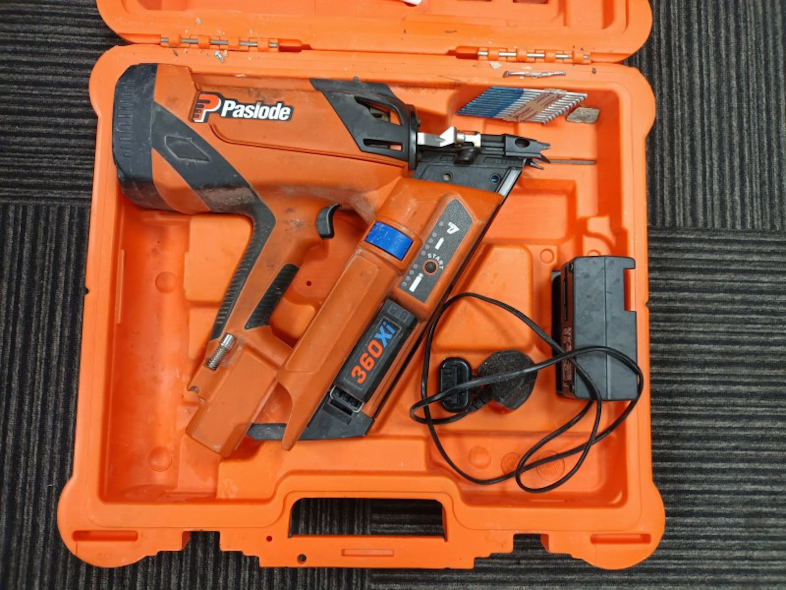 Paslode Paslode 360Xi Nail Gun With Case 1 Battery | 016200275232 ...