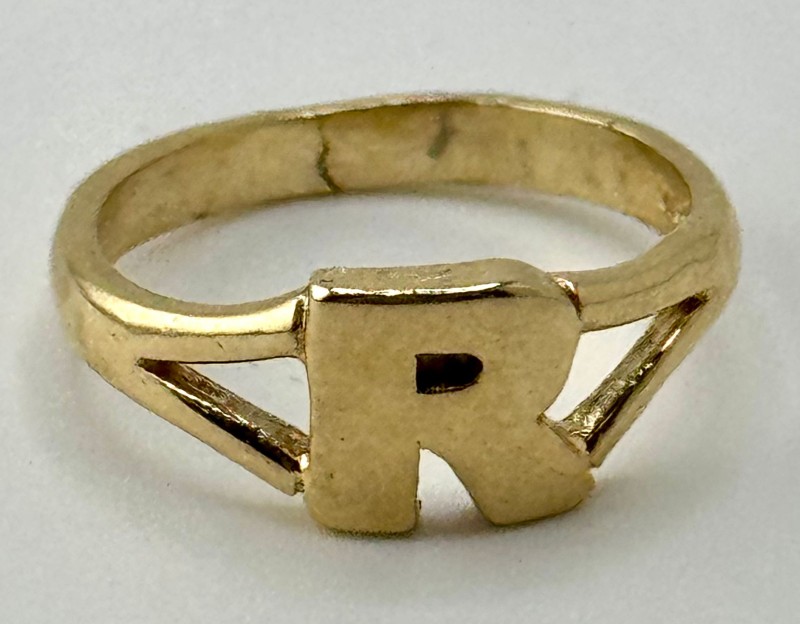 9ct R Letter Yellow Gold Unisex Ring SizeM½ | 030100249136 | Cash ...