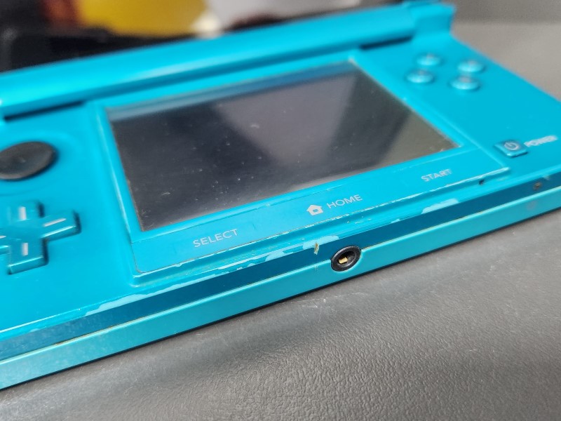 Nintendo 3DS Blue for 94.99 Second Hand