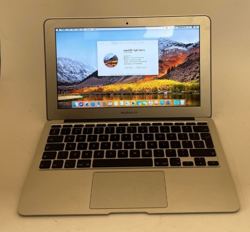 Apple Macbook Air (11-Inch, Late 2010) 1.4GHz Intel Core 2 Duo 2GB