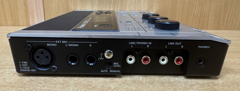 Audio Equipment Roland CD-2I Sd/CD Portable Recording Studio