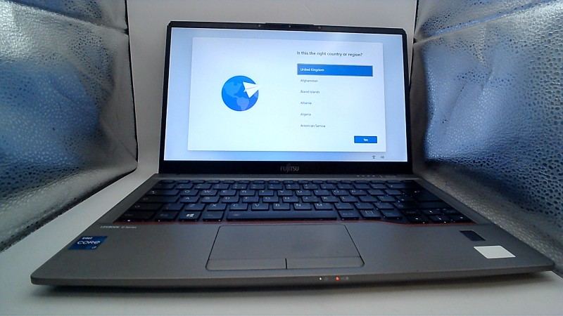 Fujitsu Lifebook 7U14a2 / Intel i7-1165G7 @2.80GHz / 16GB Ram