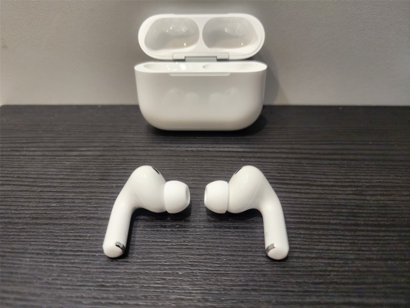 AirPods Pro ワイヤレスイヤホン ホワイト　A3063 Apple Airpods Pro 3 A3063+A3064 - A Grade - White for £149.99