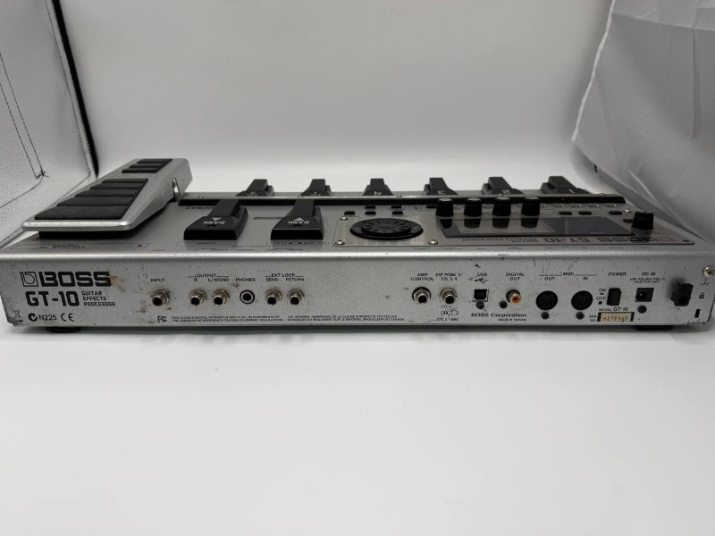 Boss Gt-10 Guitar Effects Processor Silver for £69.99 Second Hand