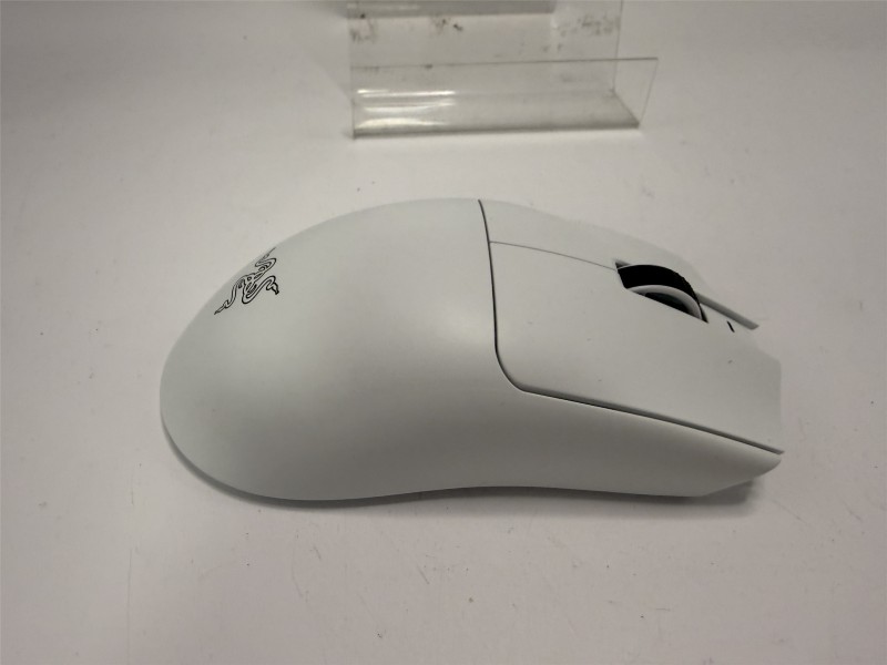Razor Viper V3 Pro White | 020700384590 | Cash Converters