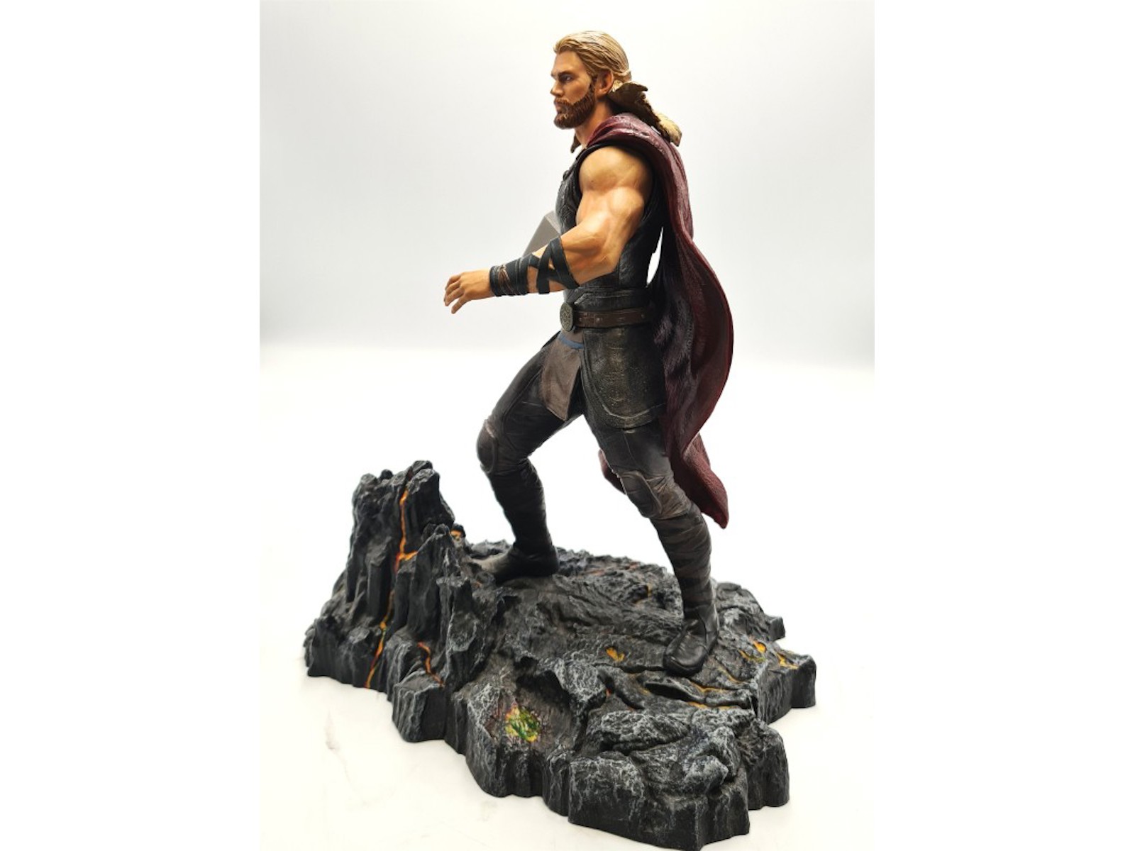 Thor Ragnarock Statue Marvel Gallery Thor Ragnarok Statue | 058700022210 | Cash Converters