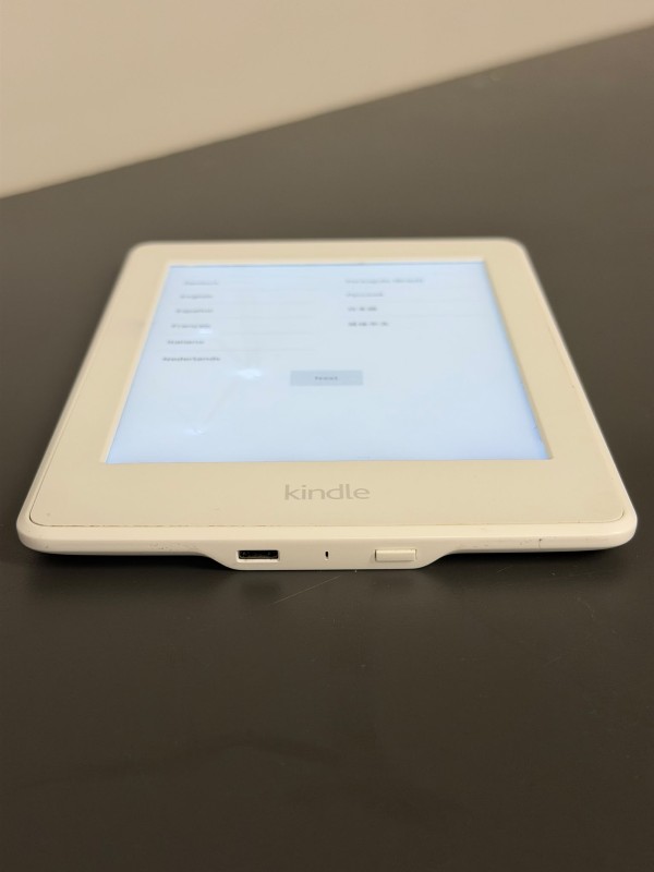 Kindle Paperwhite 第7世代 32GB ホワイト Kindle Paperwhite (7th Generation) 2015 White for £39.99 Second Hand