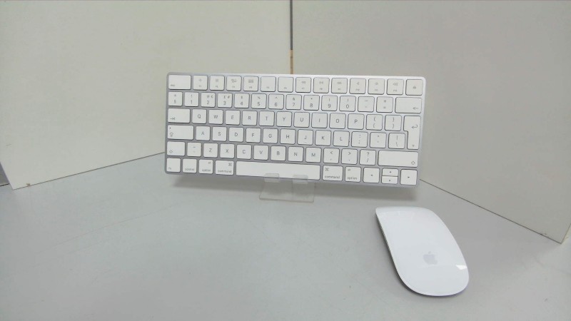 Apple Wireless Magic Keyboard. Model: A1644. White for £24.99