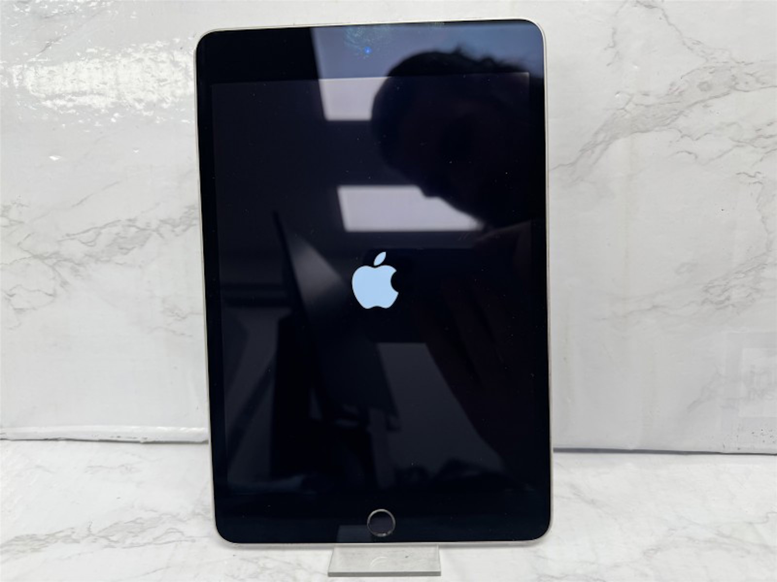 Apple iPad Mini 4 Ip0ad 128GB Silver | 049100360135 | Cash Converters