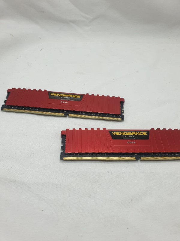 16GB 2X8 Ddr4 Corsair Vengeance 3000GHz Red for £74.99 Second Hand