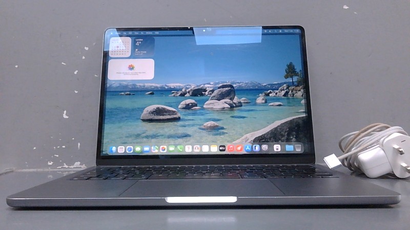 Apple Macbook Air 2025 *Battery Health 100% / Cycle Count 11