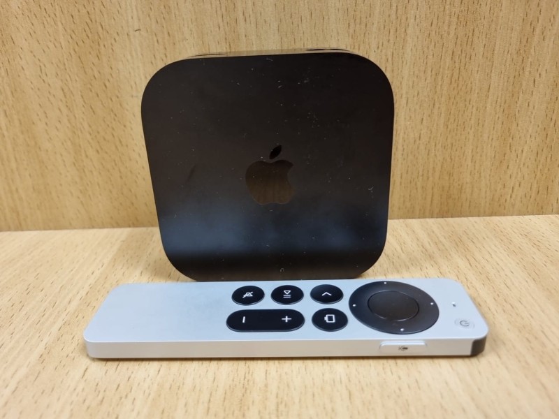Apple TV 4K 2nd Gen 32GB (A2169) + Siri Remote Black for