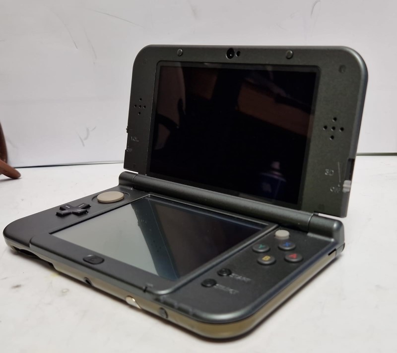 Nintendo Handheld Console New Nintendo 3DS XL for 399.99 Second Hand