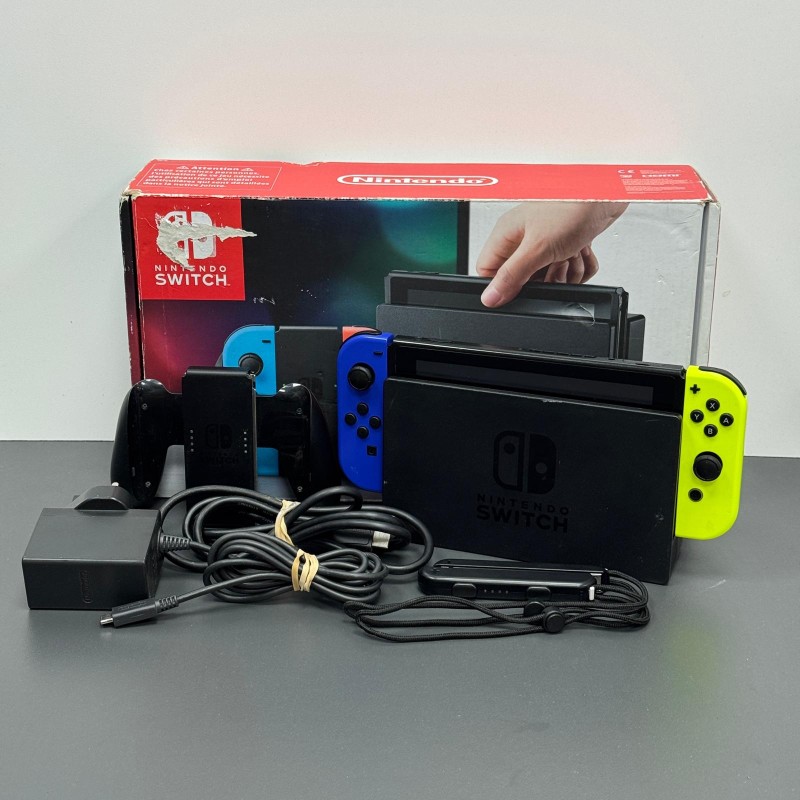 箱あり NintendoSwitch Nintendo Switch Oled 32GB White for £199.99 Second Hand