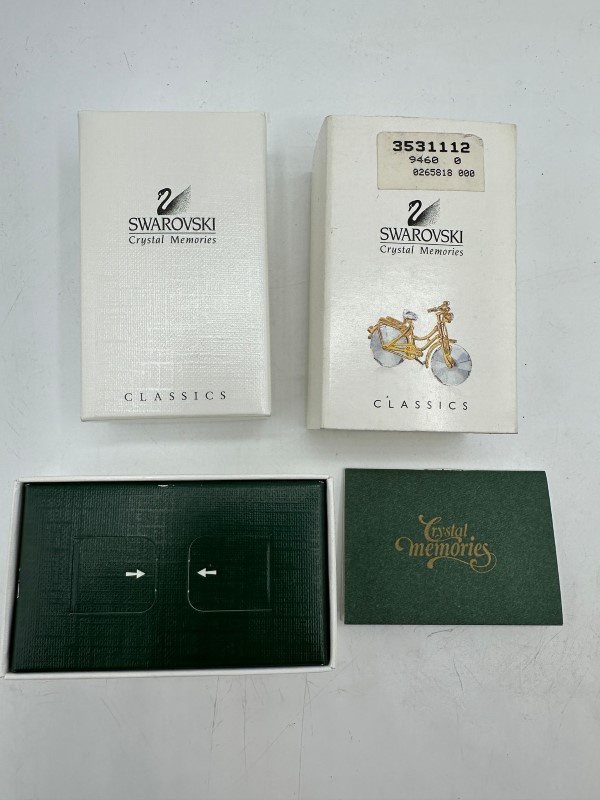 置物 Crystal Memories D.Swarovski & Co Amazon.com: Swarovski Gold Crystal Memories Jewelry Box : Clothing