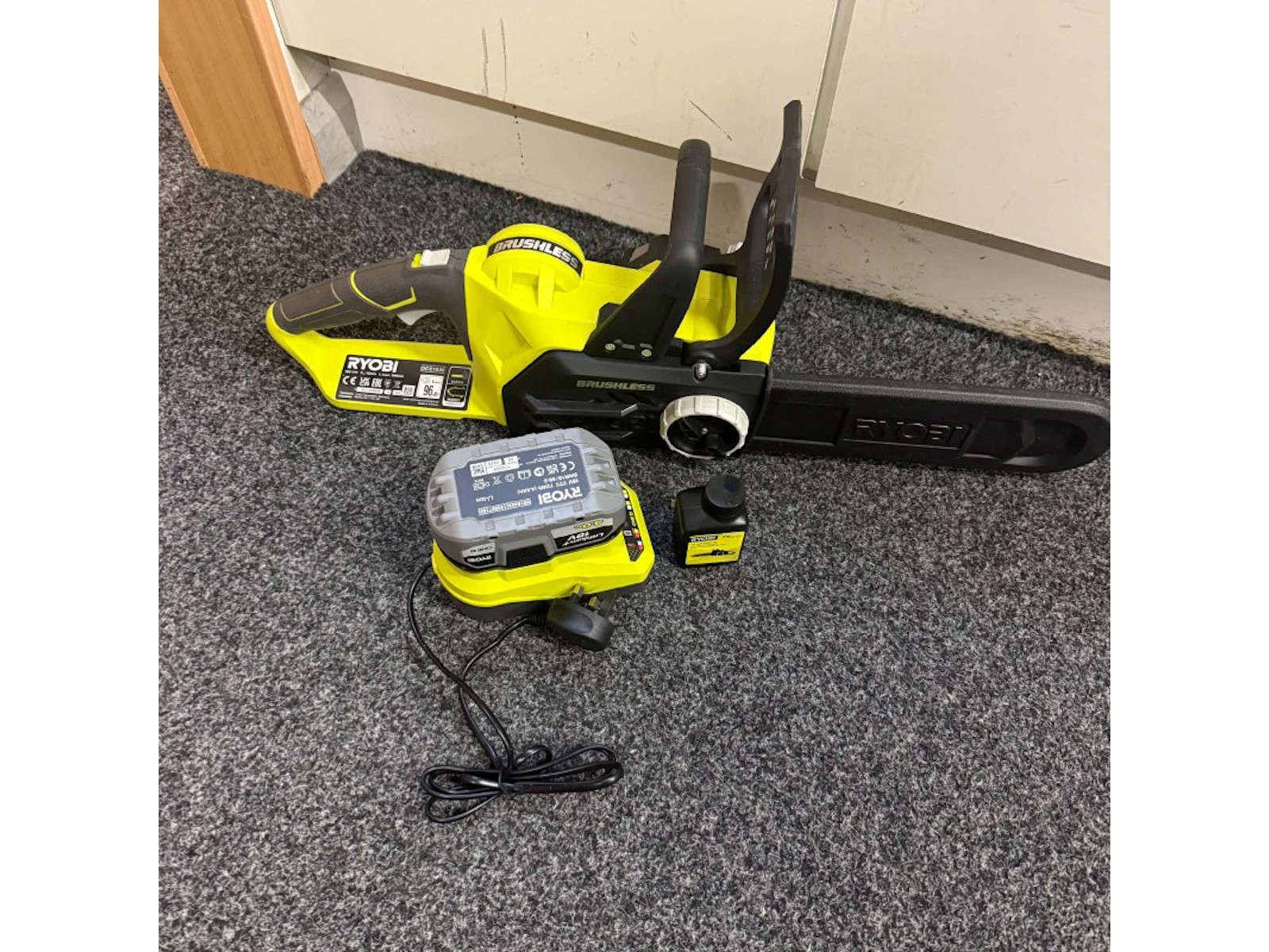 Chainsaws Robi Chainsaw Ryobi | 046000135732 | Cash Converters