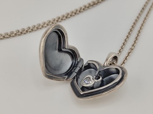 Pandora Disney, Mickey Floating Locket Necklace - Jewellery from Francis &  Gaye Jewellers UK